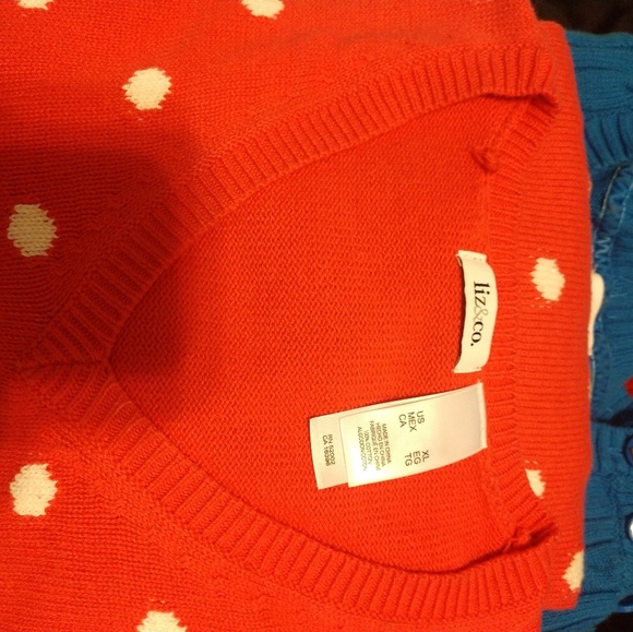 Sweaters - Picture 3 of 7